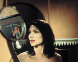 mulholland drive: kultuzko filma bihurtzeko errepidean